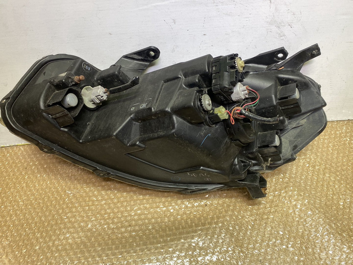 2009 Suzuki SX4 - Right Headlight PN: see photos