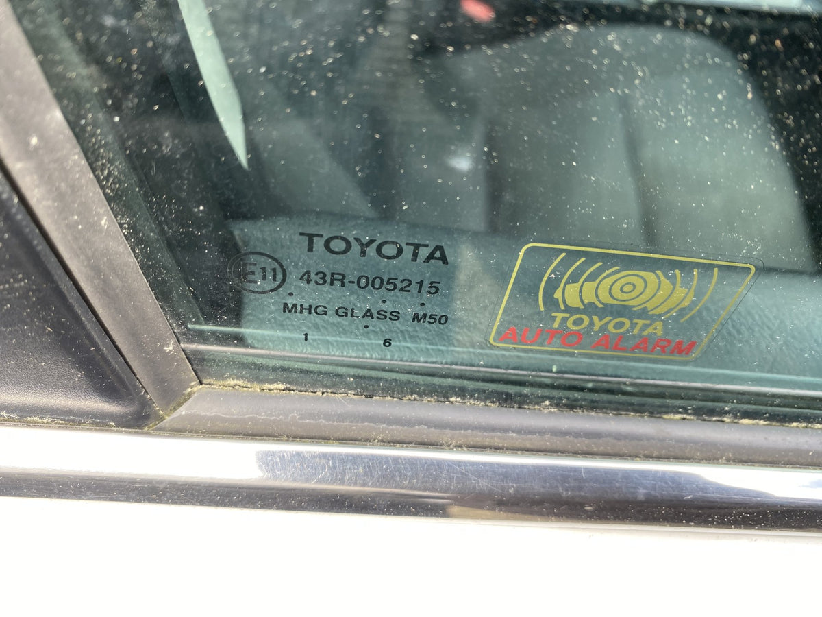 2016 Toyota Camry Hybrid H Dismantling For Parts