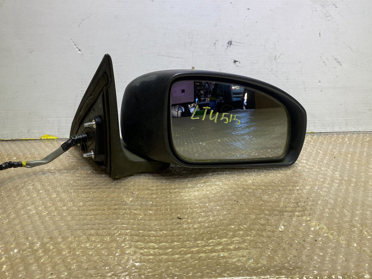 2008 Nissan Bluebird - Right Door Mirror PN: 11 wires