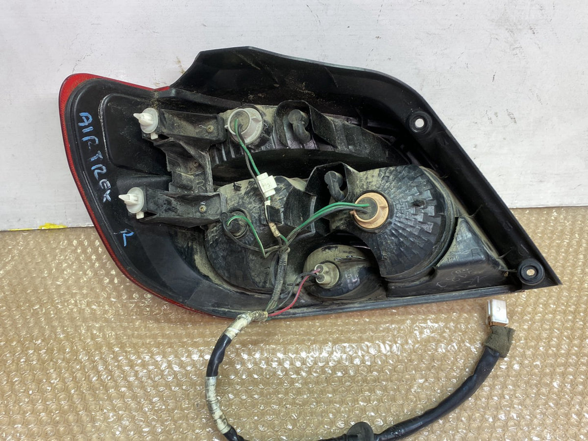 2005 Mitsubishi Airtrek - Right Taillight PN: 220-87685