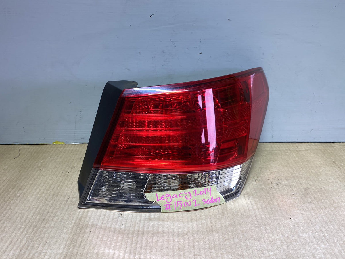 2014 Subaru Legacy BMM - Right Taillight PN: Koito 220-20068