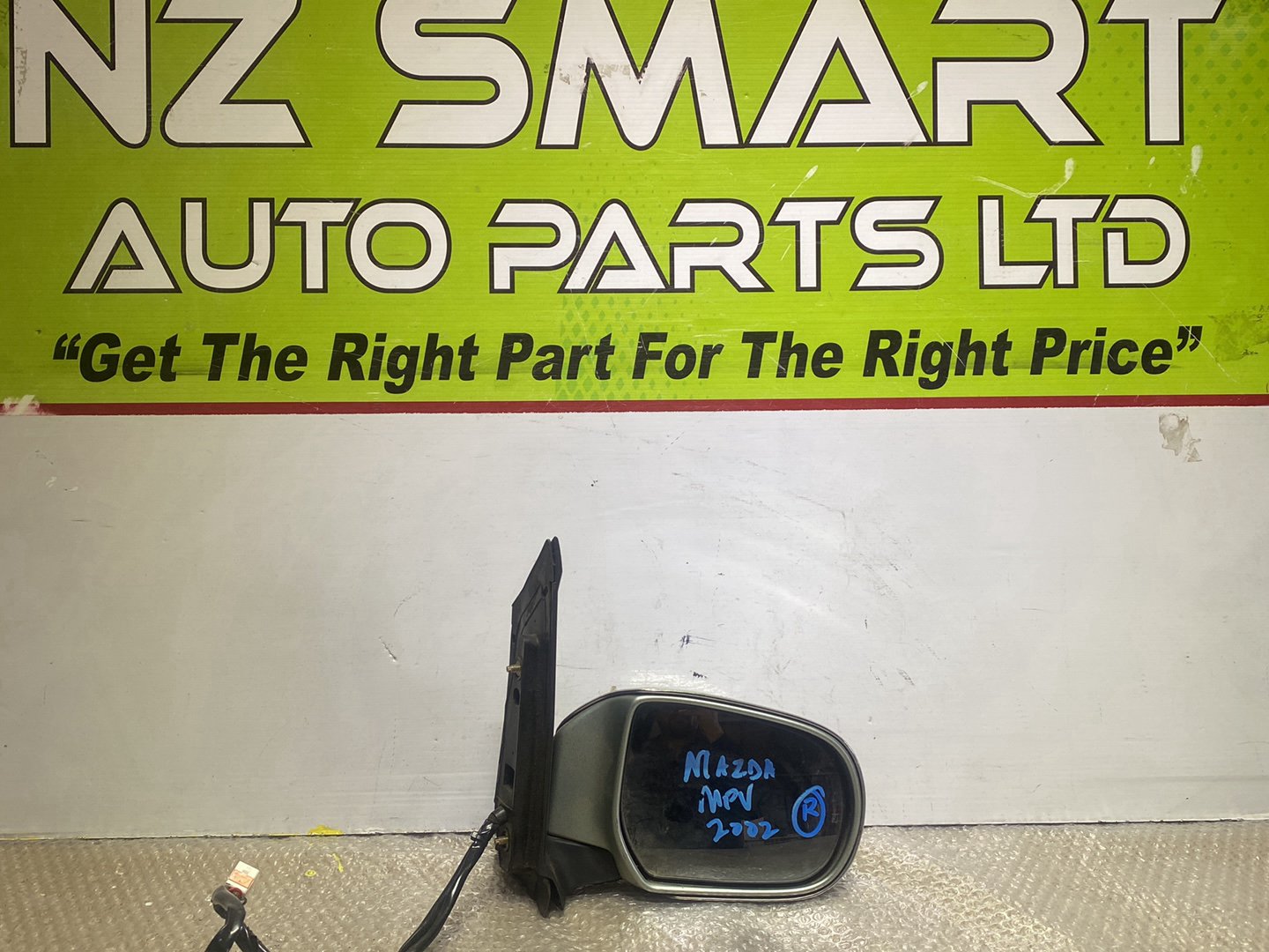 2002 Mazda MPV- Right Door Mirror PN: 2 plugs 9 7 wires
