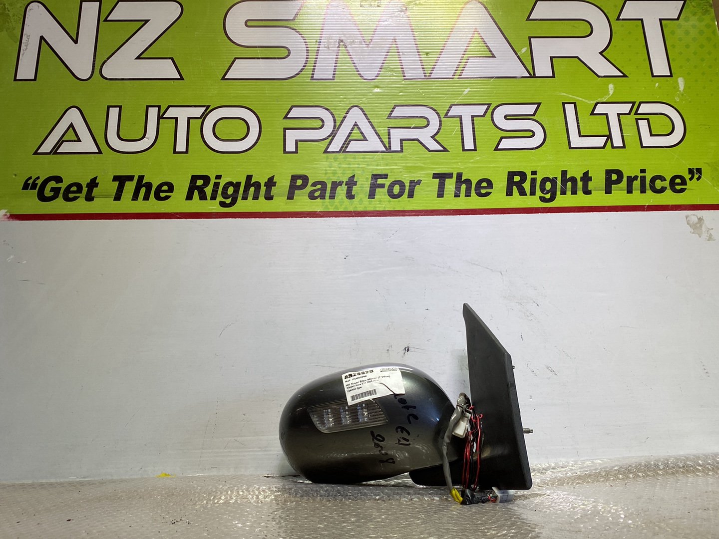 2008 Nissan Note- Right Door Mirror PN: 2 plugs 7 wires