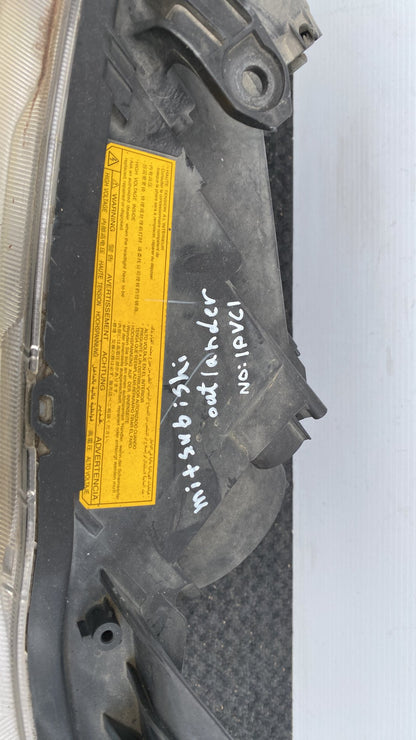 2008 Mitsubishi Outlander - Left Headlight