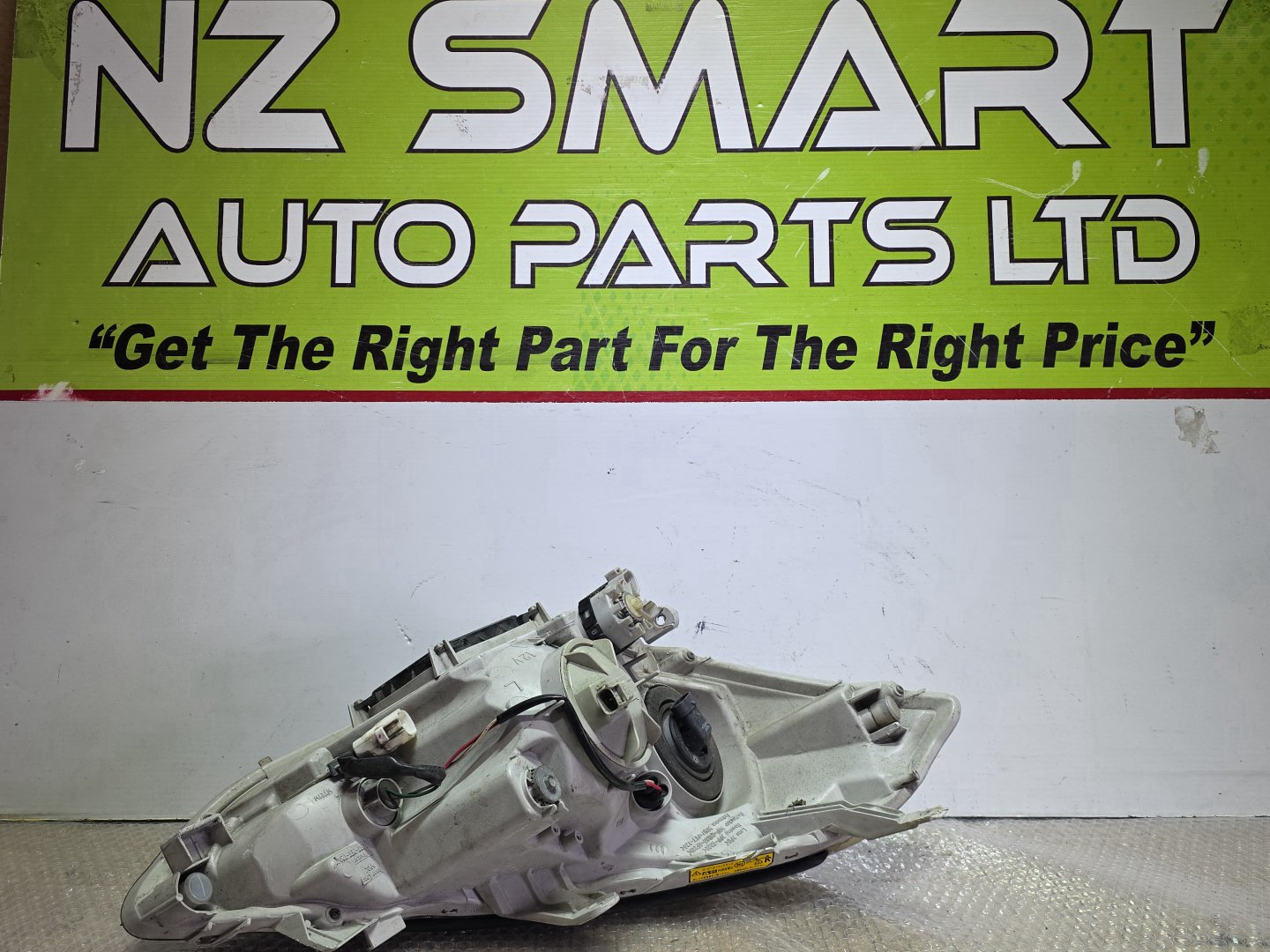 2005 Used Toyota Caldina ZZT241- Left Headlight PN: 81185-21110