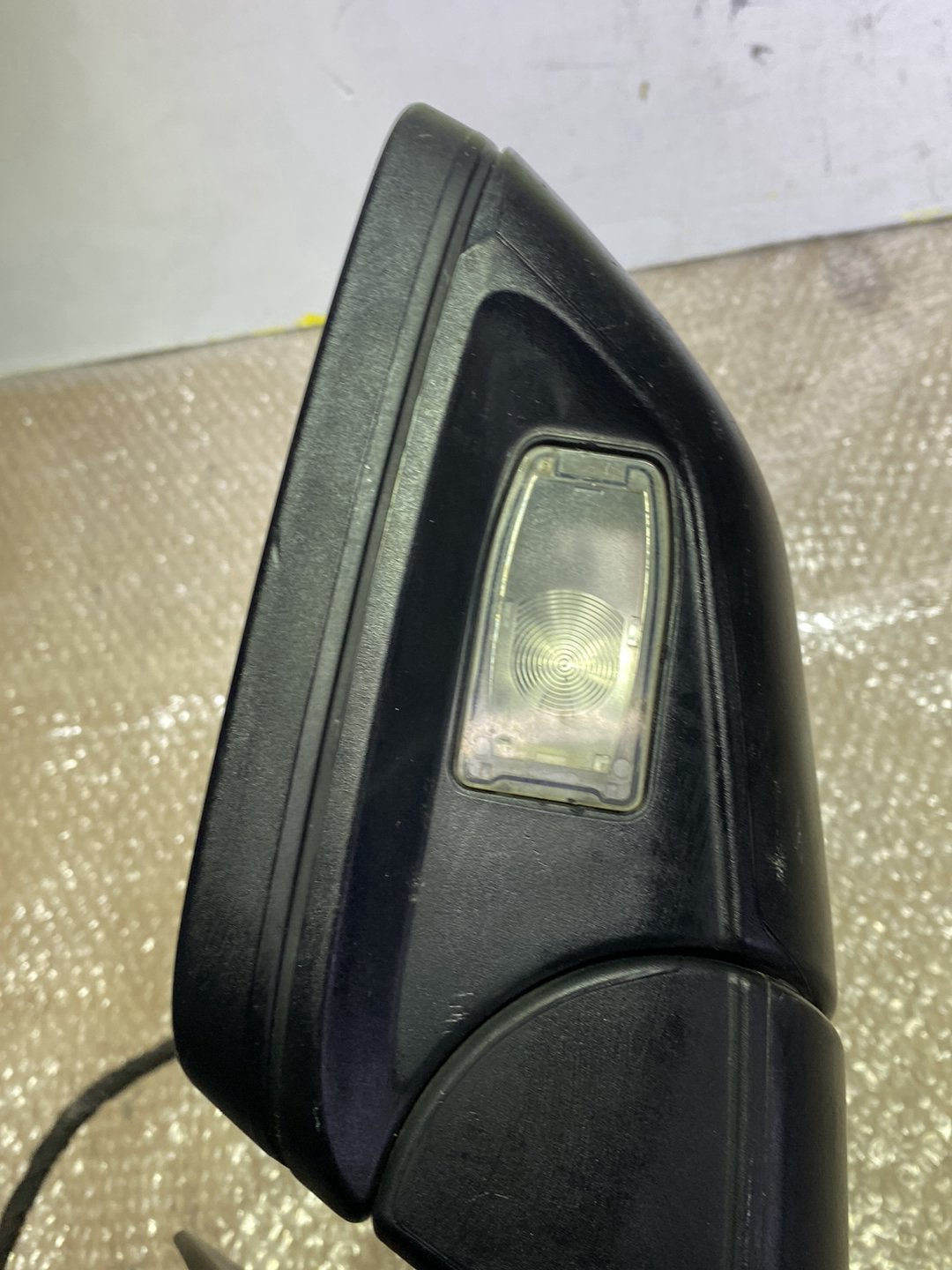 2005 Land Rover Range Rover- Right Door Mirror PN: 2 plugs 14 wires
