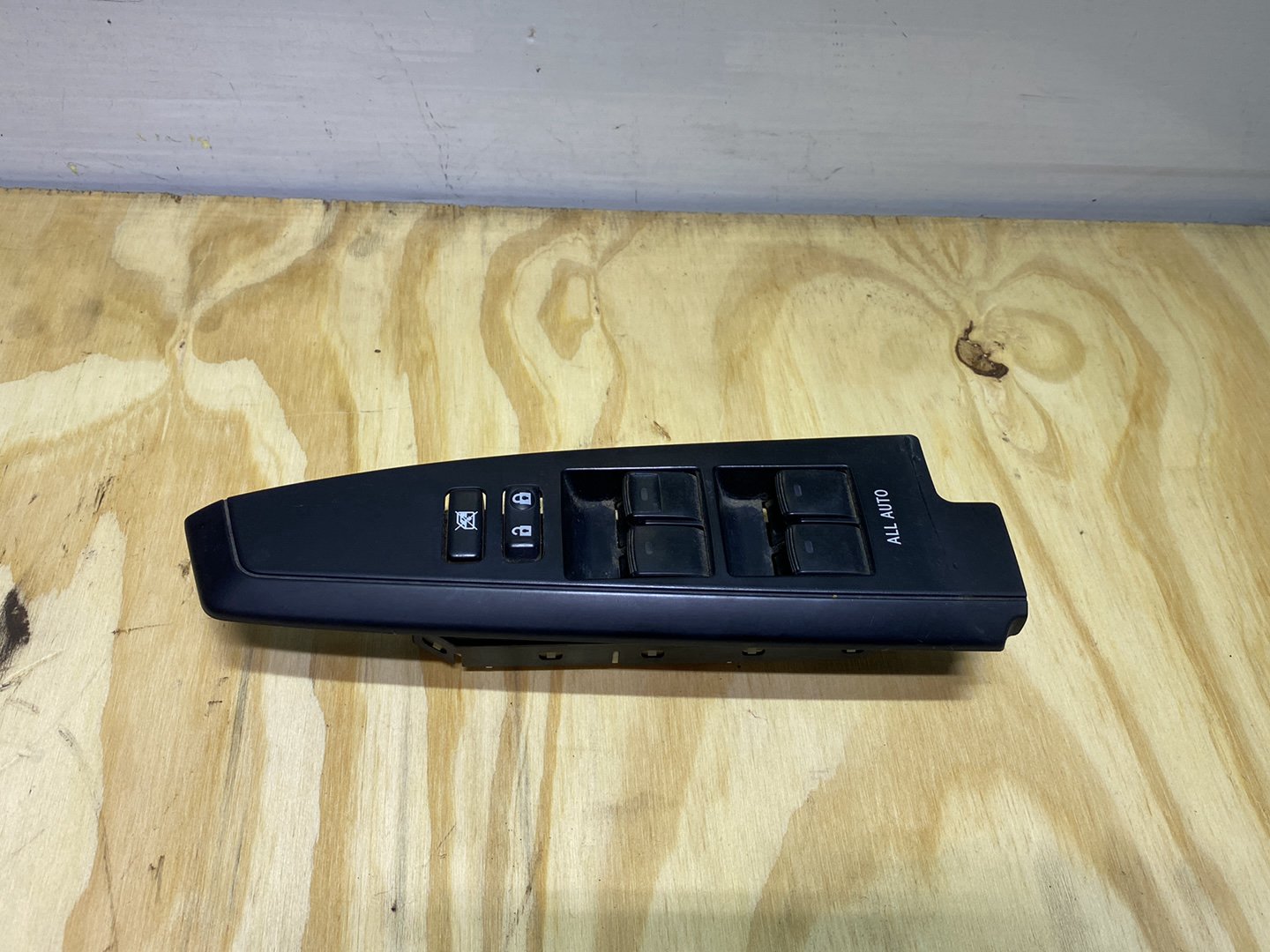 2015 Toyota Corolla - Master Power Window Switch