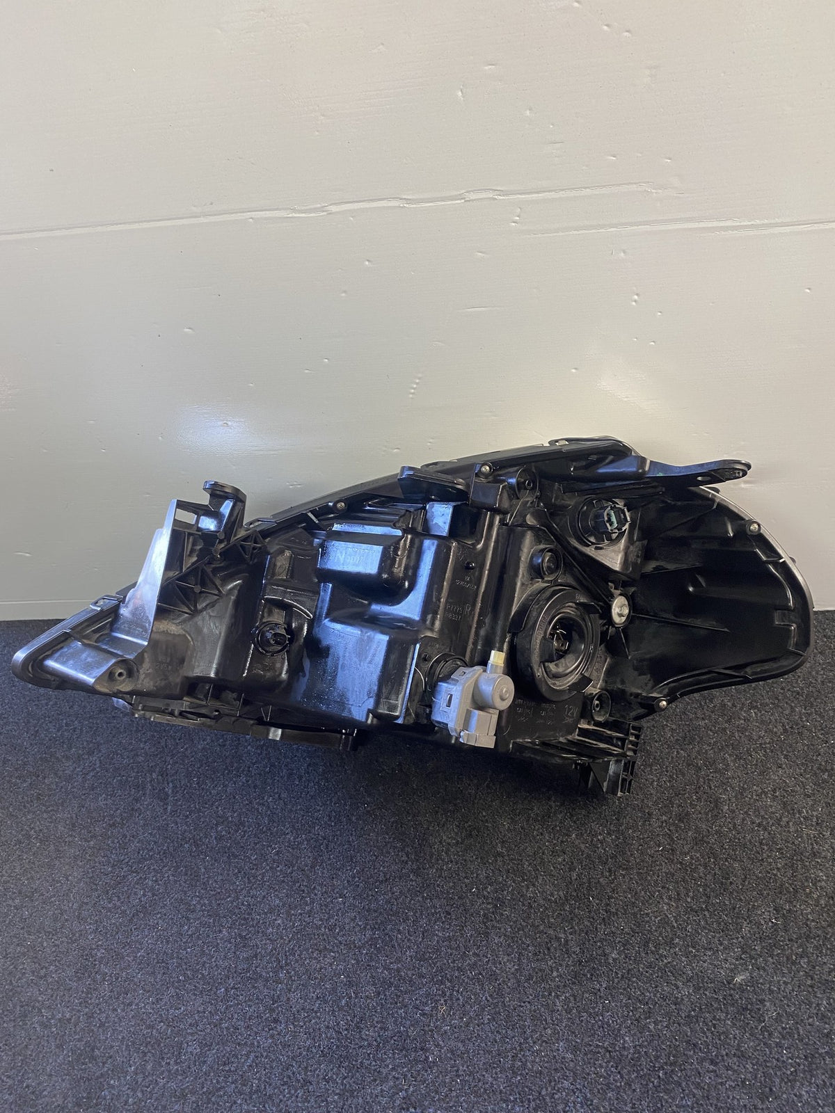 2008 Nissan Tiida - Right Headlight PN: P7779 F/Lift electric adjust