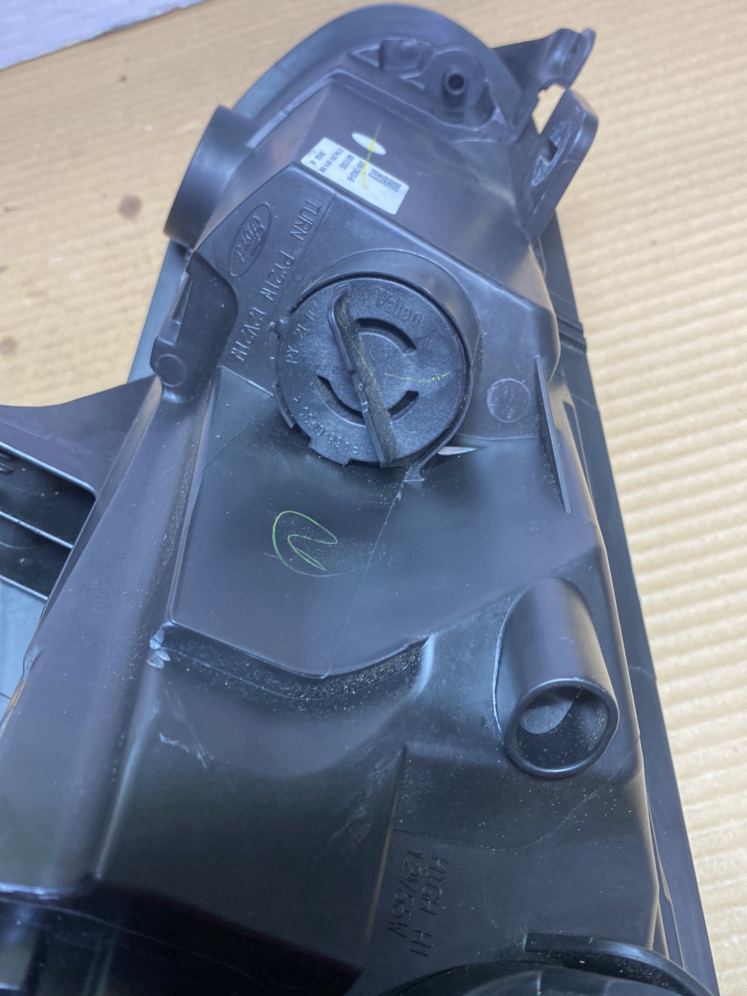 2014 Ford Fiesta- Right Headlight PN: