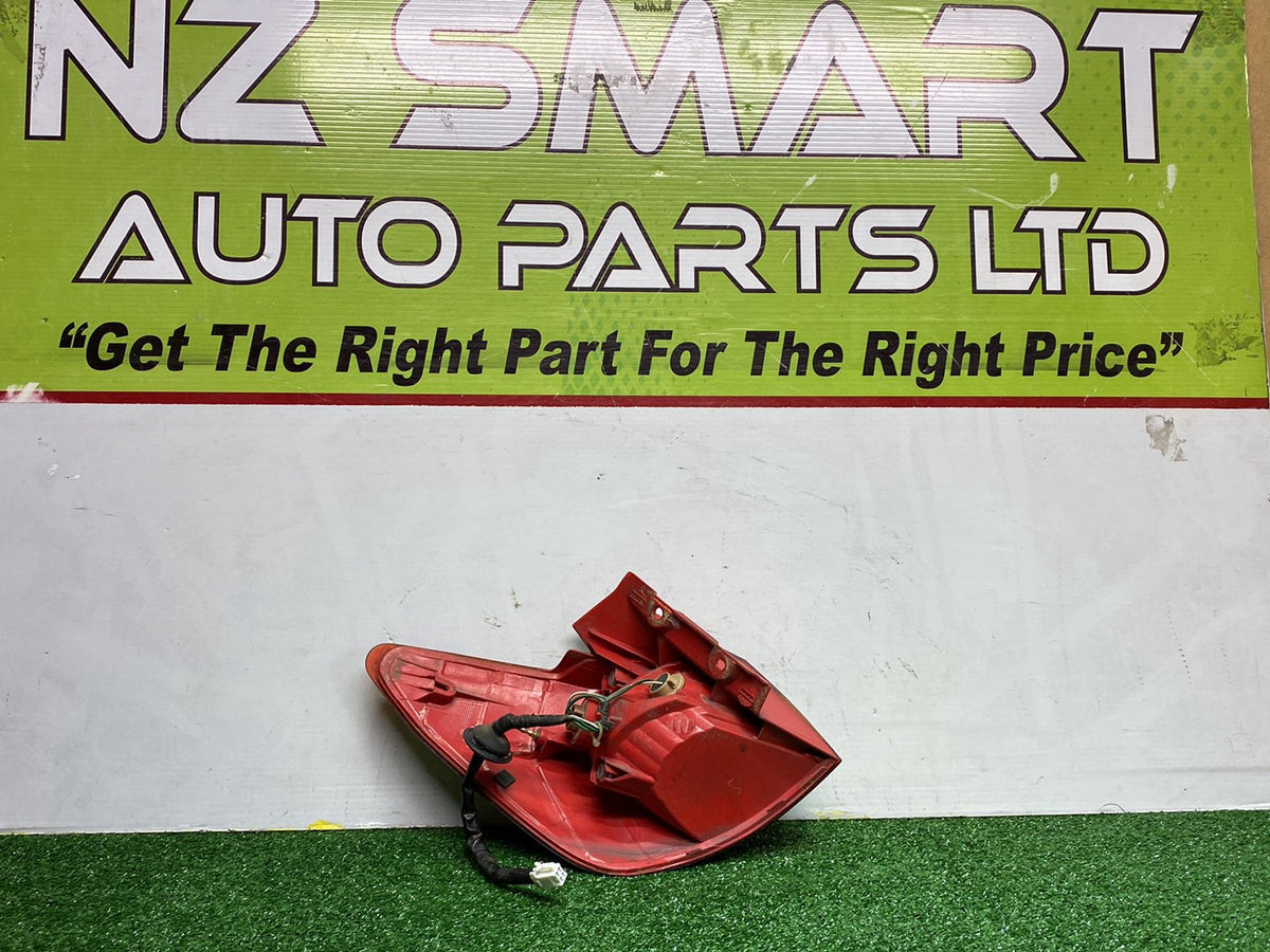 2002 Used Toyota Caldina - Right Taillight PN: 21-57