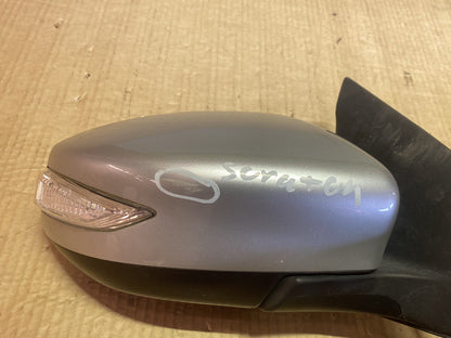 2015 Nissan Bluebird TB17 - Right Door Mirror PN: 9 wires