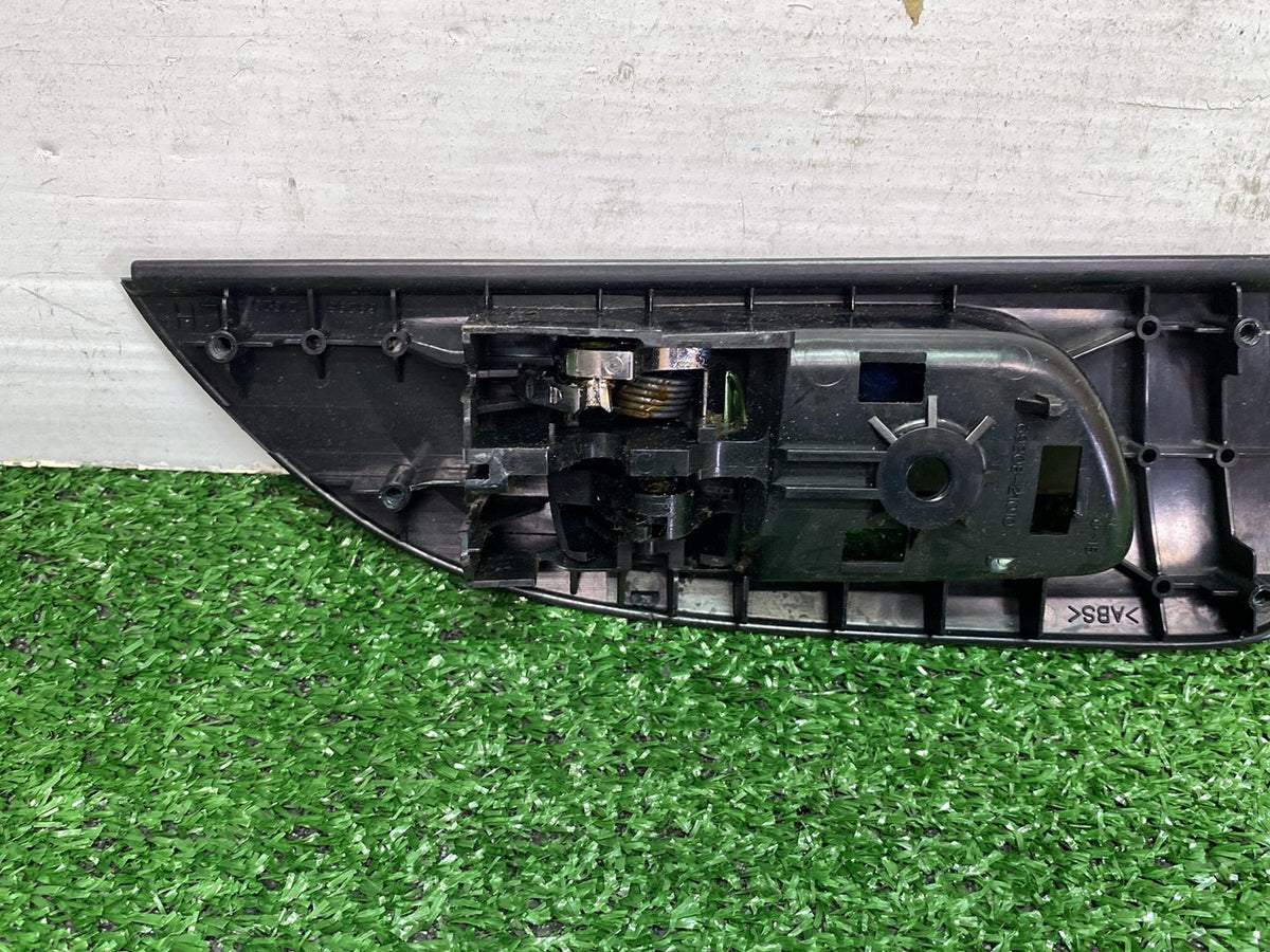2002 Used Toyota Caldina - Left Front Door Interior Handle PN: 6920621010C0