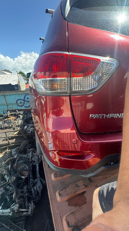 2014 Nissan Pathfinder ST Dismantling For Parts