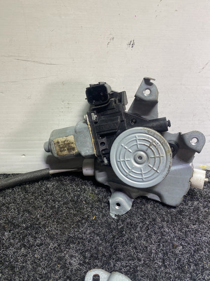 2010 Nissan Juke YF15 - Left Front Window Regulator/Motor