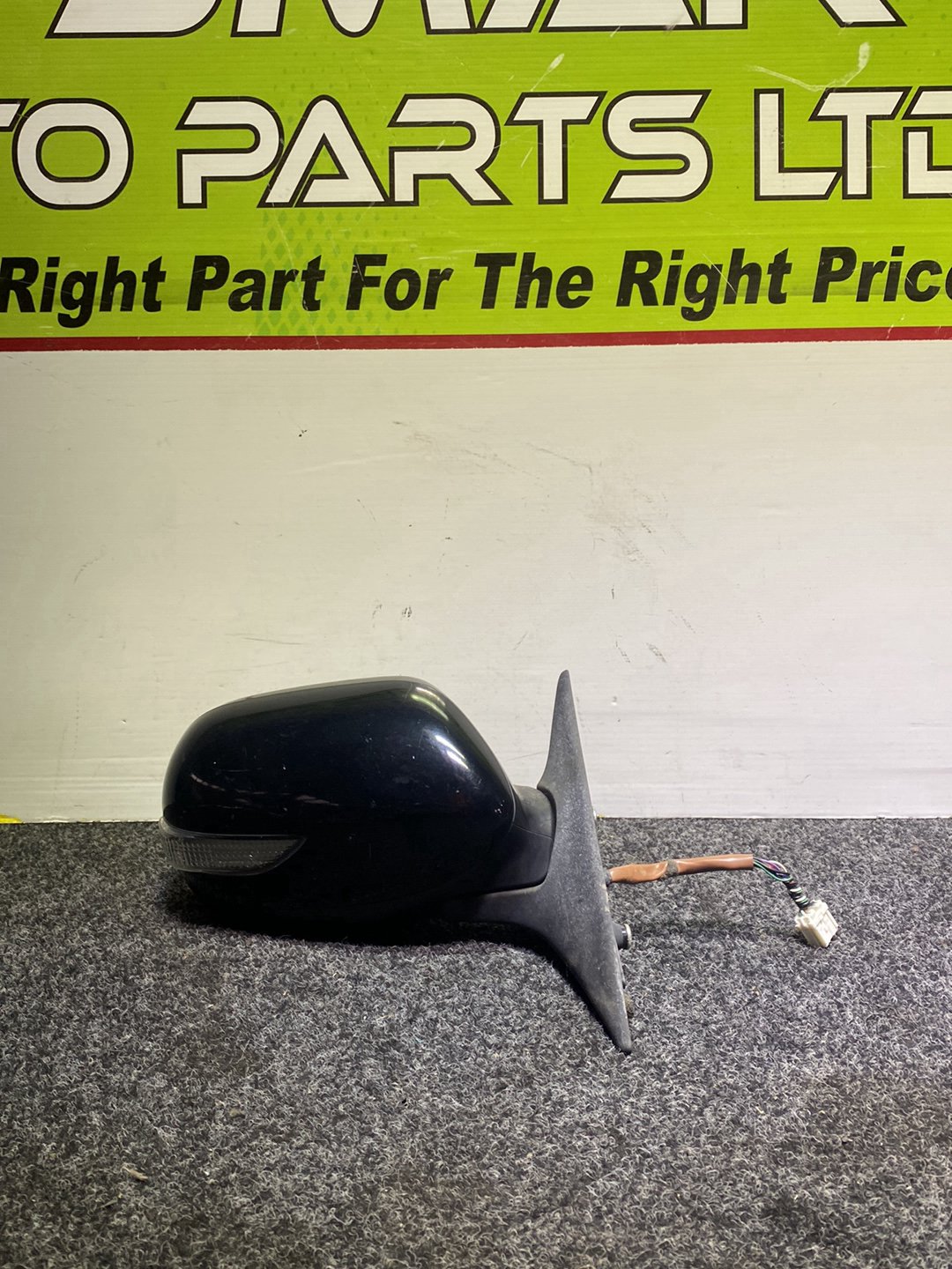 2007 Subaru Outback - Right Door Mirror PN: 9 wires