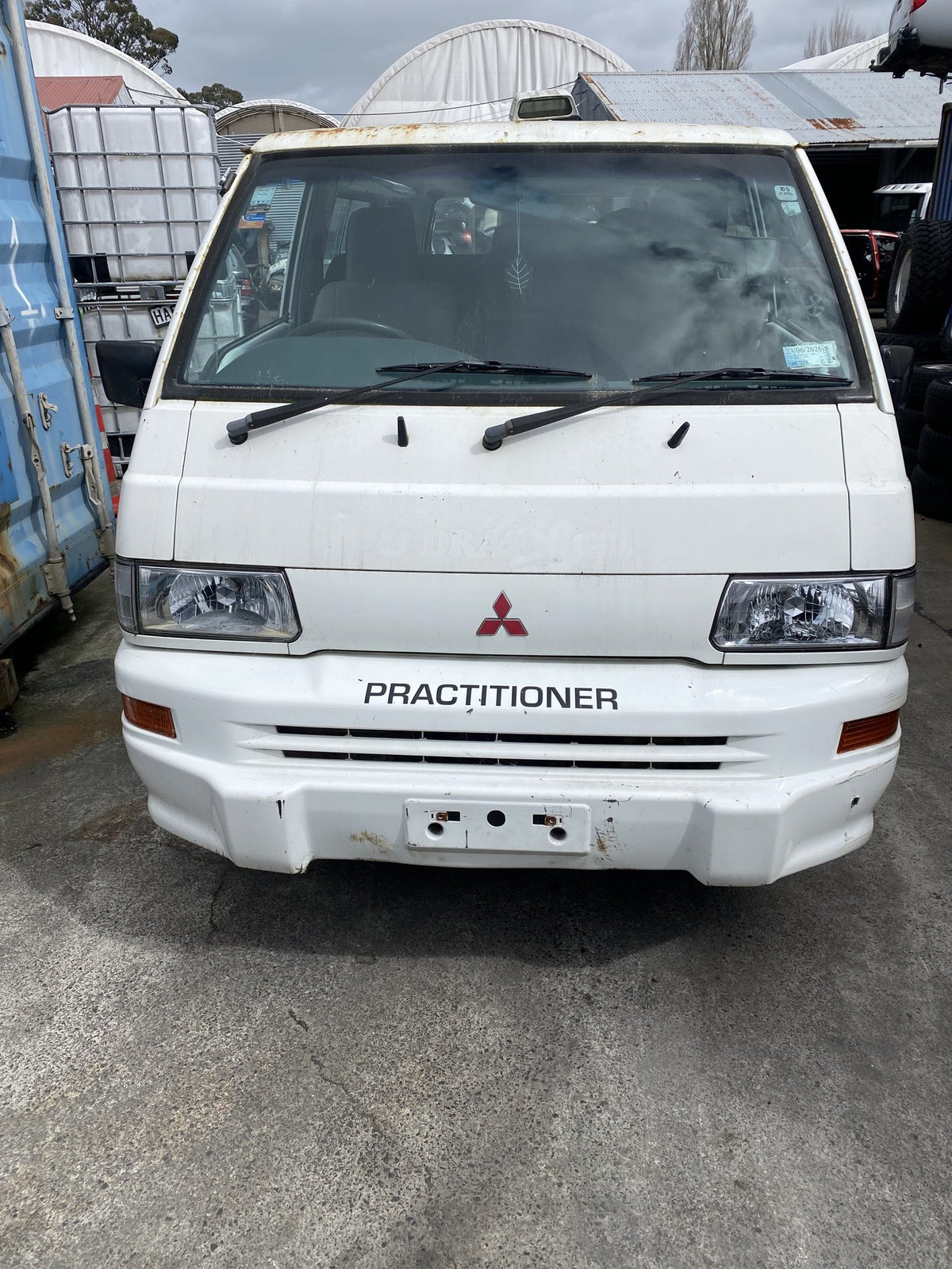 2014 Mitsubishi L300 Dismantling For Parts