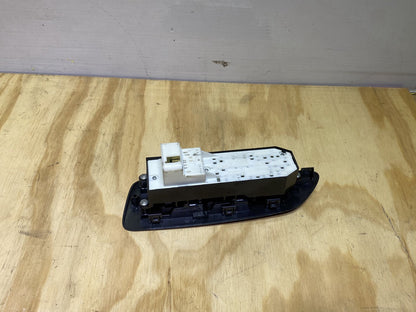 2007 Toyota Auris - Master Power Window Switch