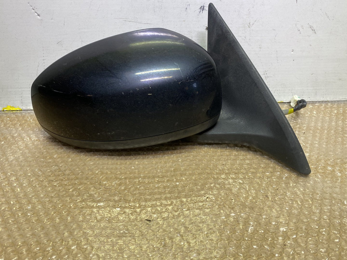2008 Nissan Bluebird - Right Door Mirror PN: 11 wires