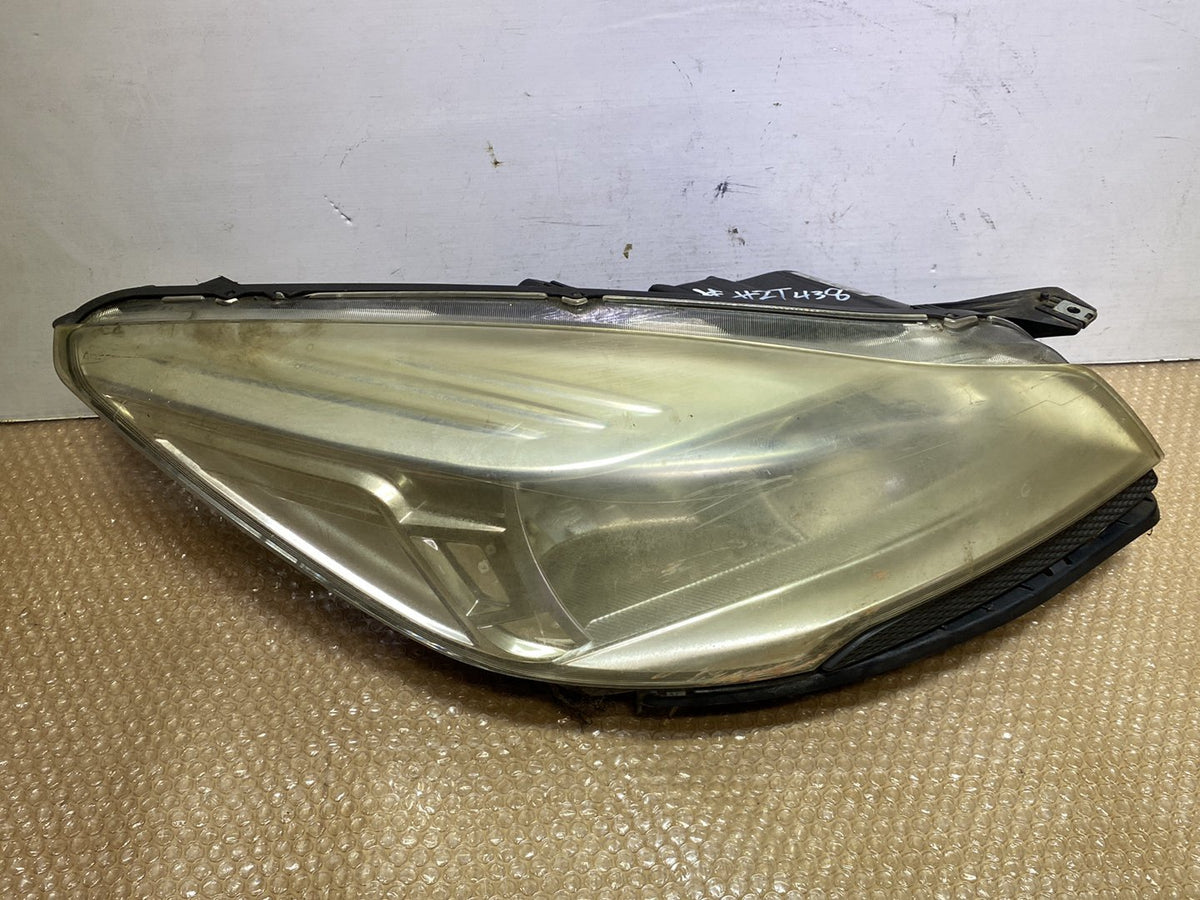 2015 Ford Kuga - Right Headlight PN: see photos