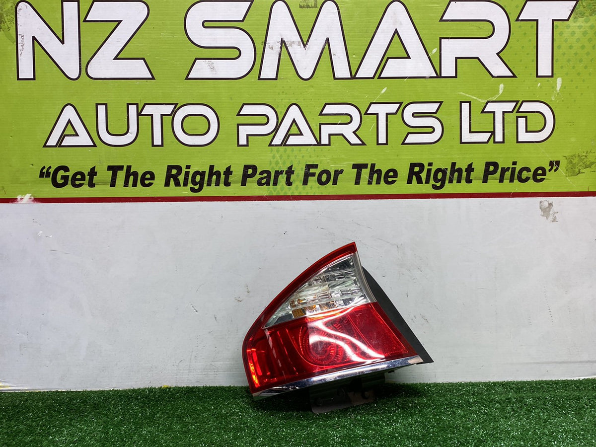 2009 Subaru Legacy - Left Taillight PN: KOITO 220-20960