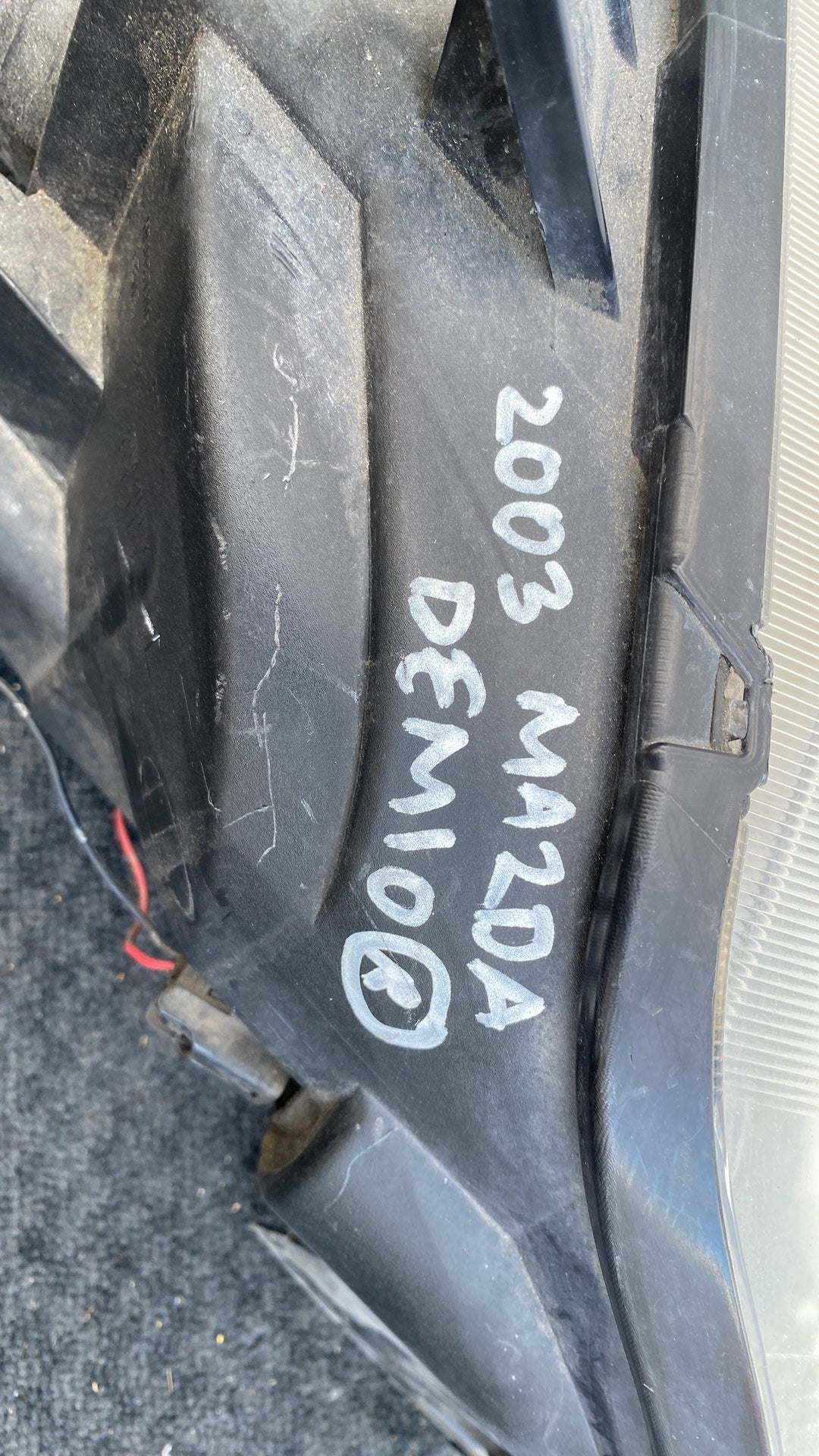 2003 Mazda Mazda2 - Left Headlight PN: P1919L