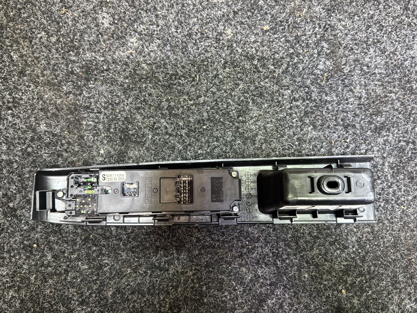 2005 Mazda Premacy - Master Power Window Switch