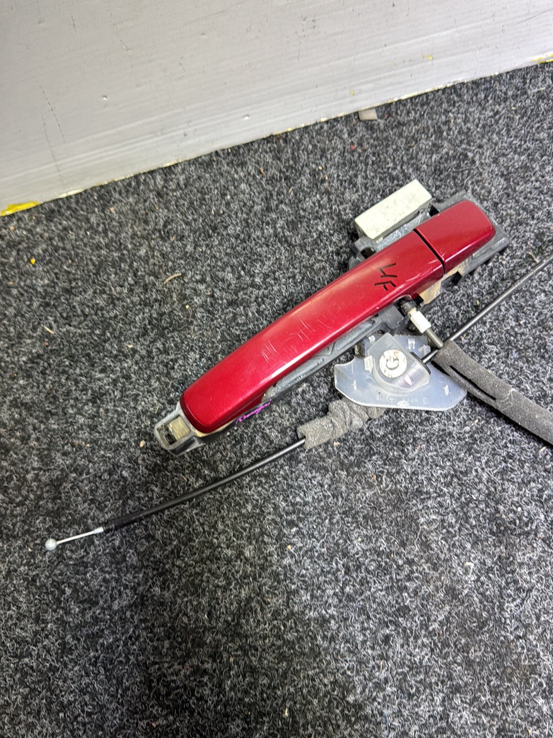 2013 Nissan Qashqai - Left Front Door Exterior Handle