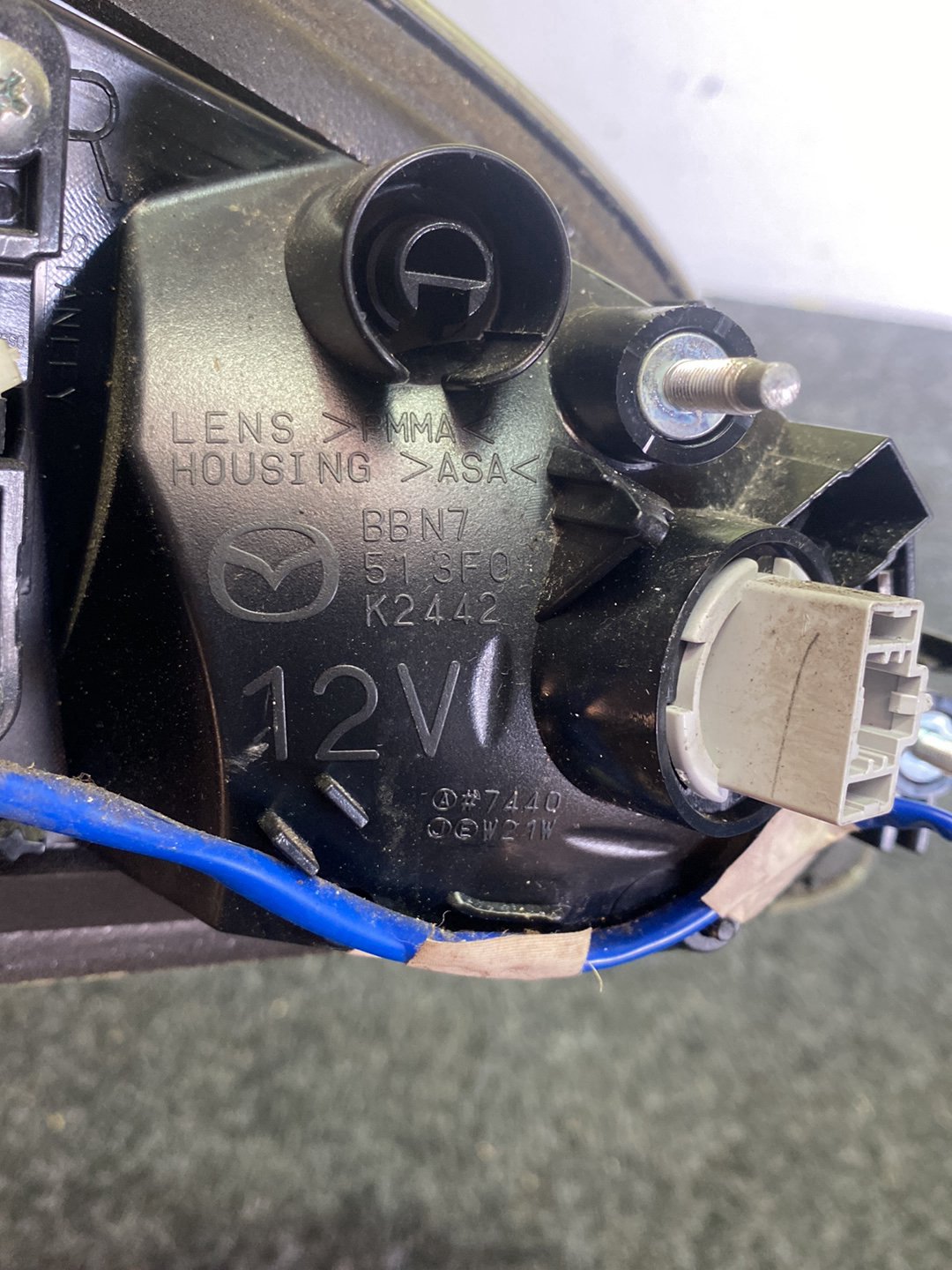 2011 Mazda Axela - Right Tailgate Light