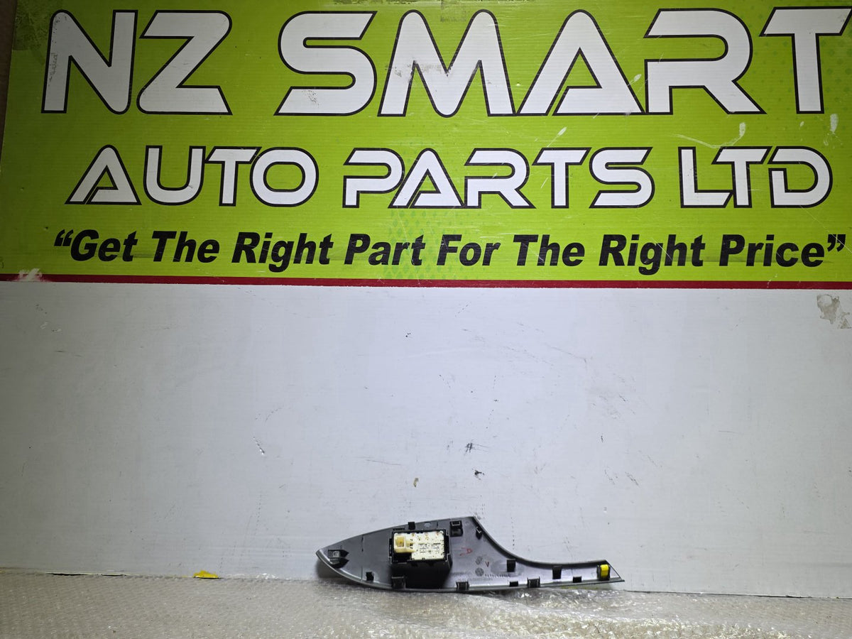 2007 Toyota Corolla- Power Window Switch PN: 8497042010