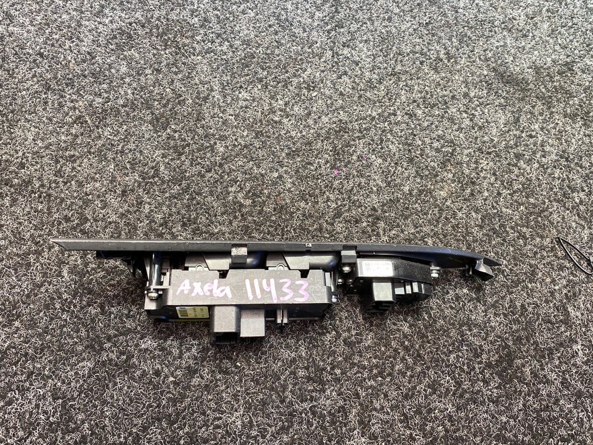 2006 Mazda Axela - Master Power Window Switch PN: B25E66600