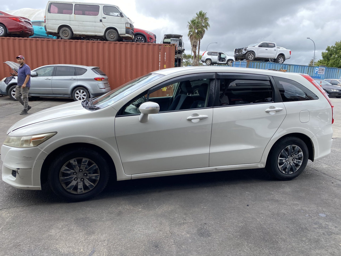 2010 Honda Stream RN6 Dismantling For Parts