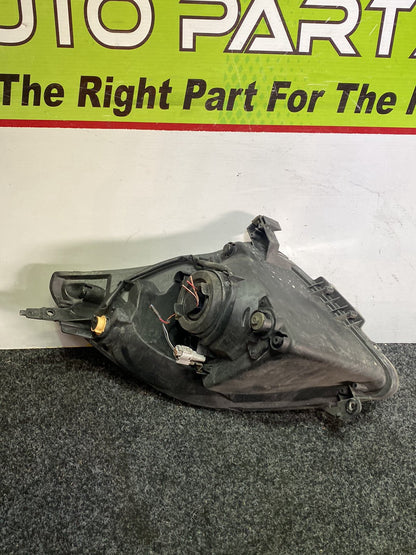 2004 Suzuki Swift - Right Headlight PN: STANLEY P4432R