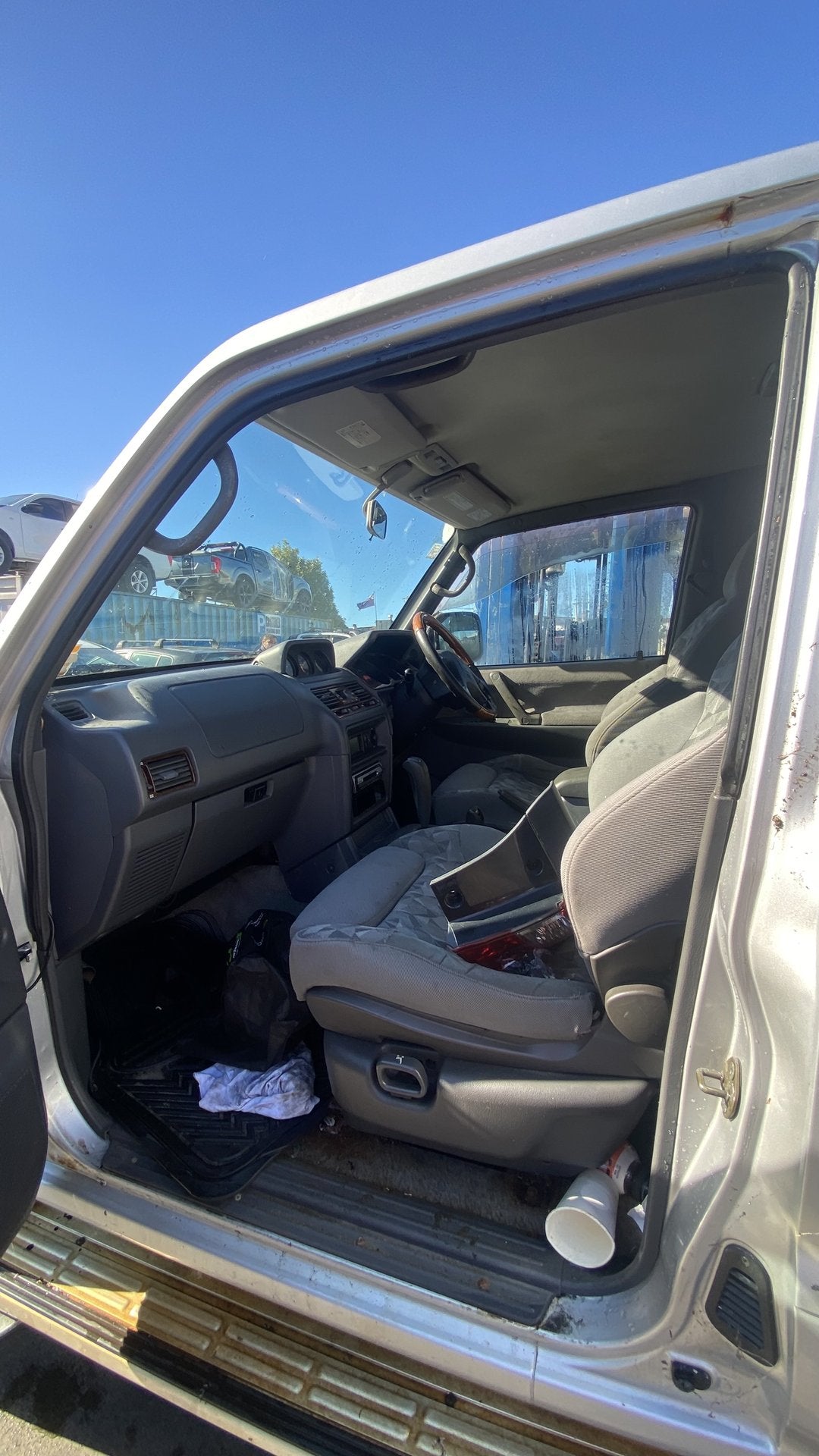 1997 Mitsubishi Pajero V25      Dismantling For Parts