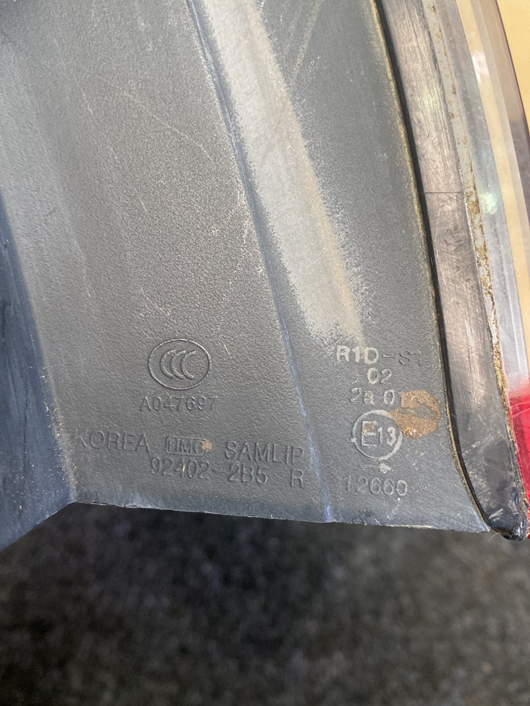 2012 Hyundai Santa Fe- Right Taillight PN: