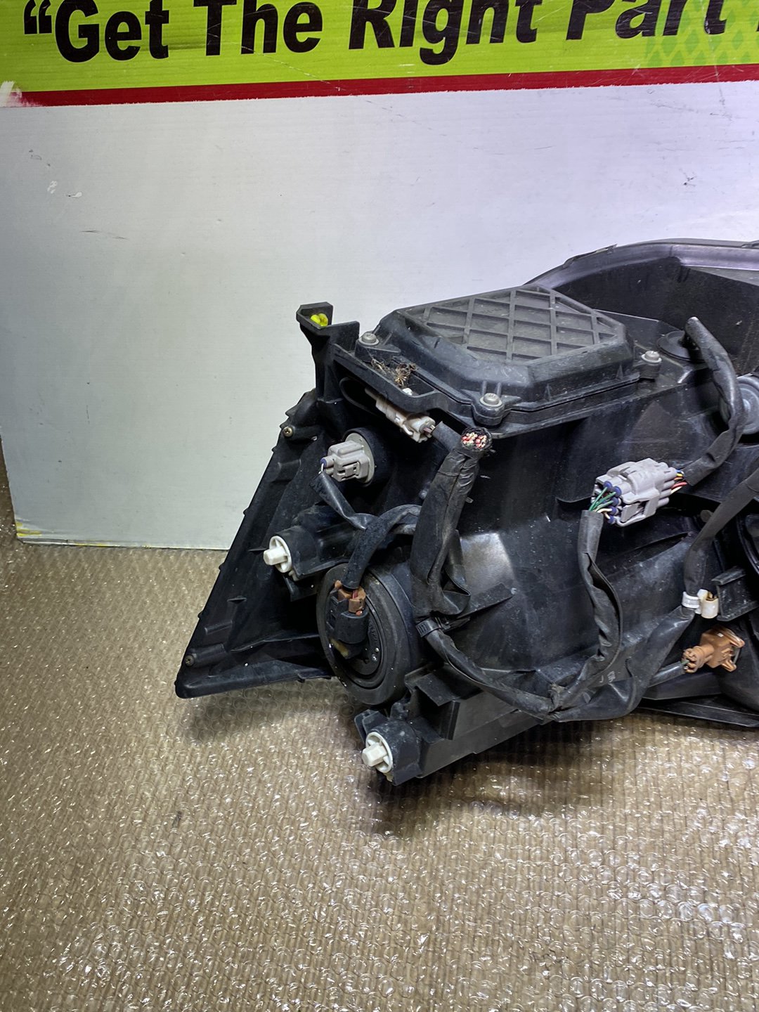 2005 Toyota Alphard ANH10- Right Headlight PN: see photos