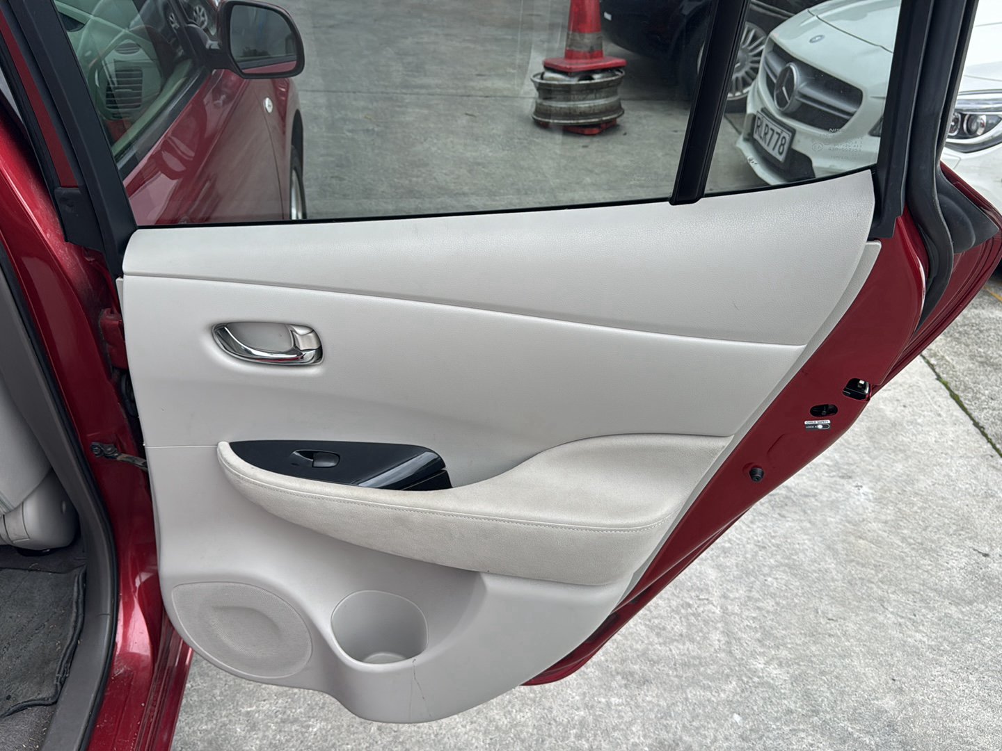 2012 Nissan Leaf ZE0  Dismantling For Parts