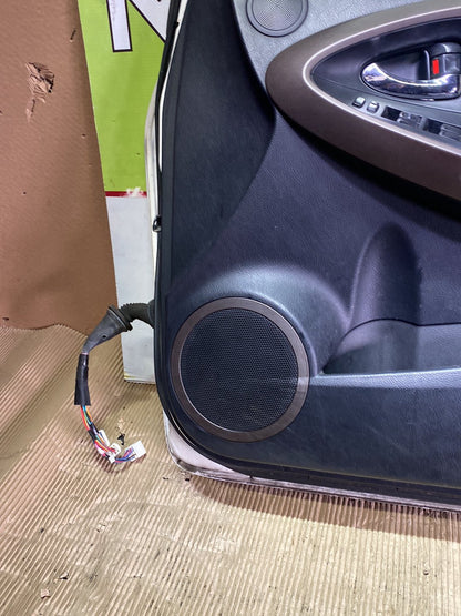 2010 Used Toyota Vanguard- Right Front Door PN: see photos-complete