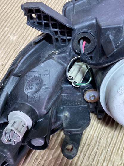 2007 Subaru Legacy- Right Headlight PN: see photos