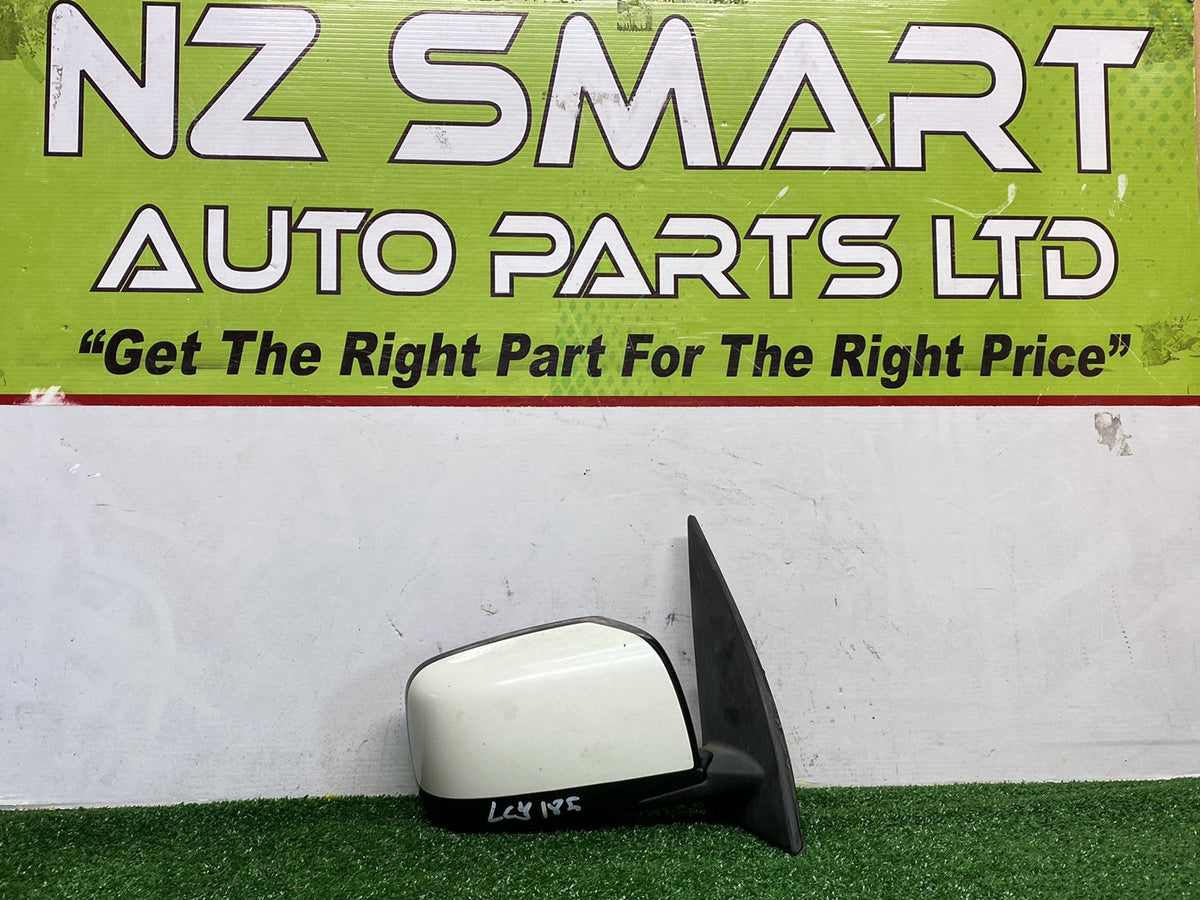 2012 Nissan X-Trail - Right Door Mirror PN: 7 wires