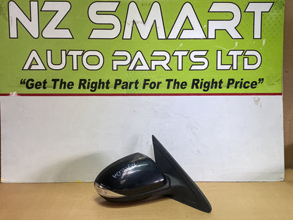 2010 Mazda Axela- Right Door Mirror PN: 7 wires