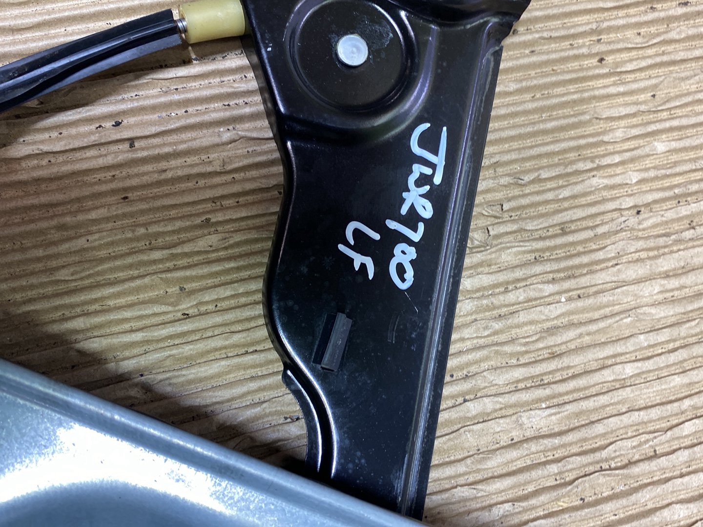2008 Nissan Dualis KJ10- Left Front Window Regulator PN: see photos