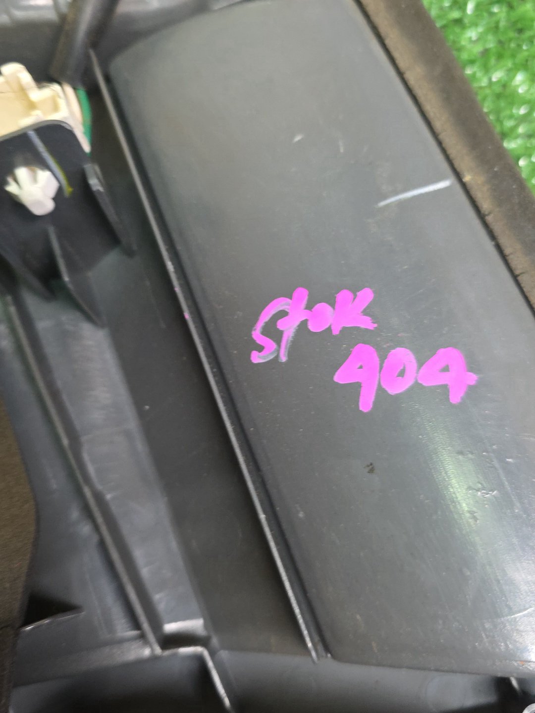 2004 Used Toyota Alphard - Left Taillight PN: 58-6