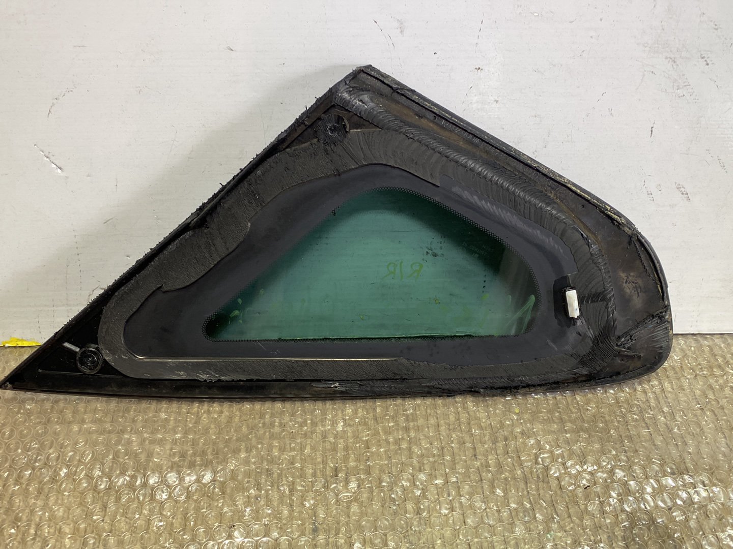 2006 Nissan Bluebird- Right Rear Quarter Door Glass PN: M282