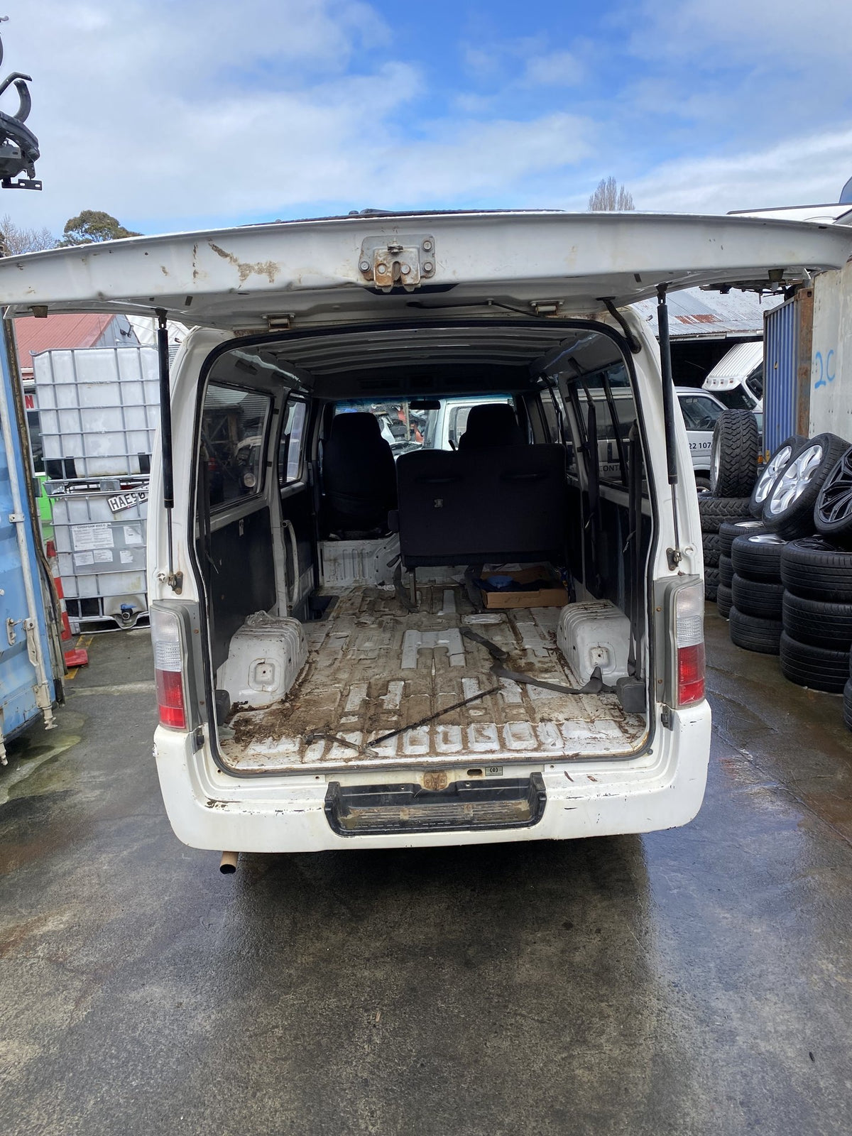 2011 Nissan Caravan SGE25 Dismantling For Parts