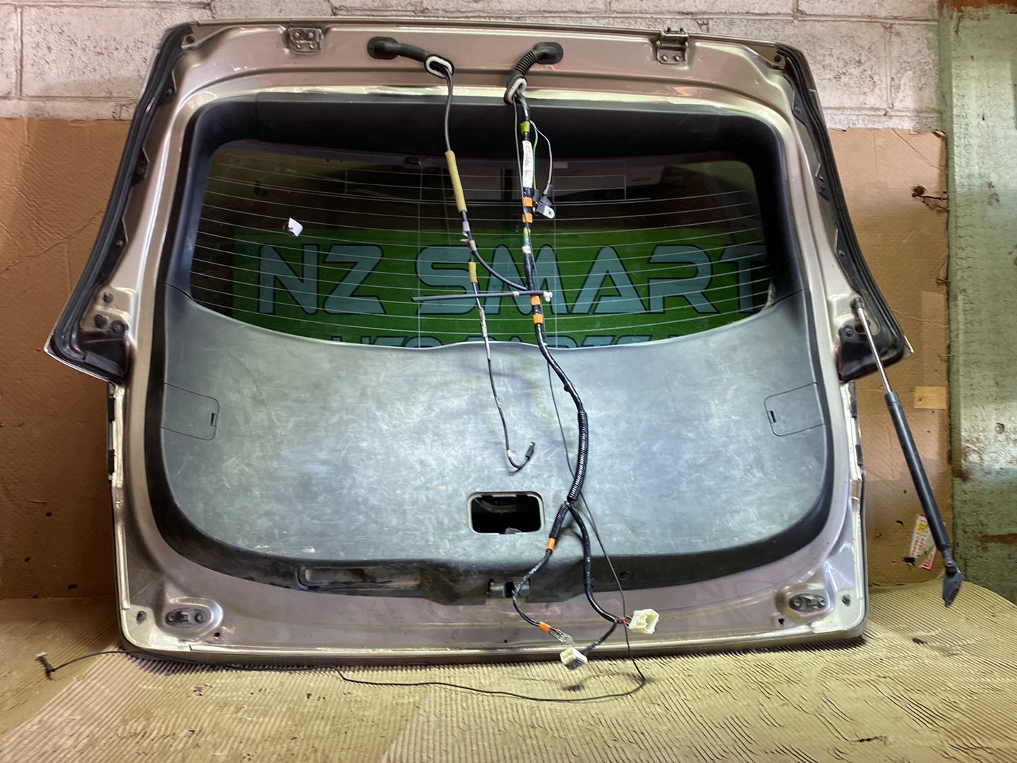 2007 Mazda MPV- Tailgate PN: See photos