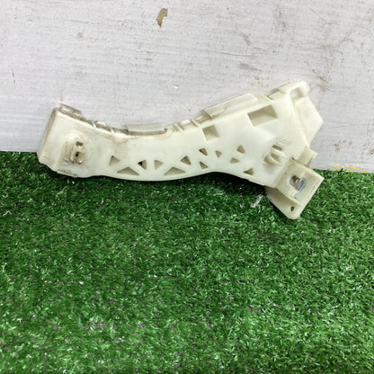 2007 Mazda Axela BK5P - Left Front Bumper Retainer PN: BN8V500U1C