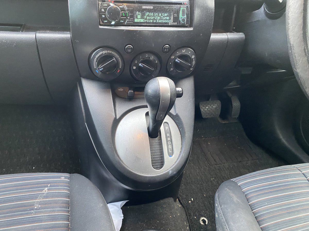 2005 Mazda Demio Dismantling For Parts