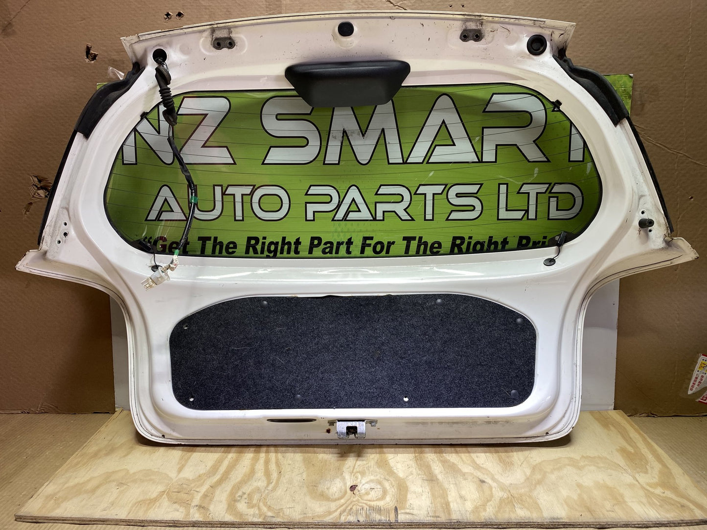 2004 Toyota Vitz SCP10 - Tailgate