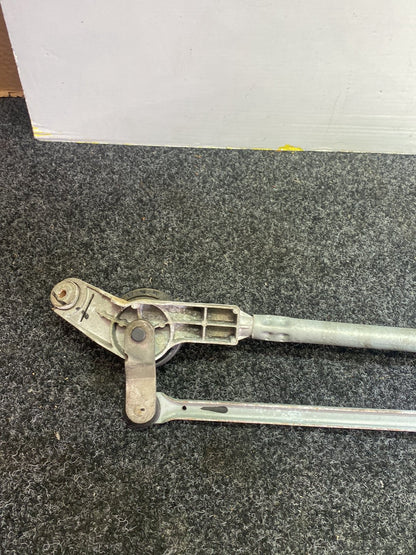 2010 Nissan Juke YF15 - Front Wiper Rack Assembly