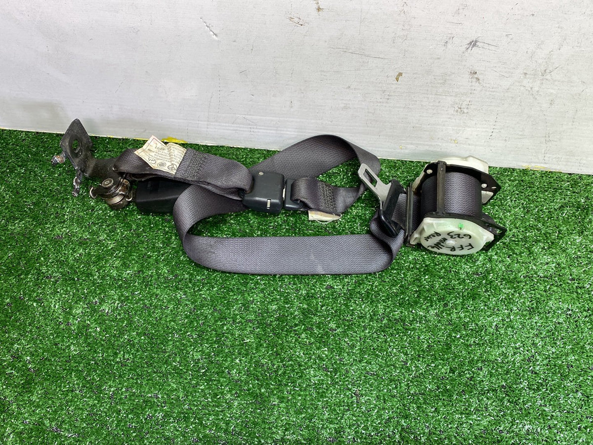 2002 Used Toyota Caldina - Centre Seat Belt PN:
